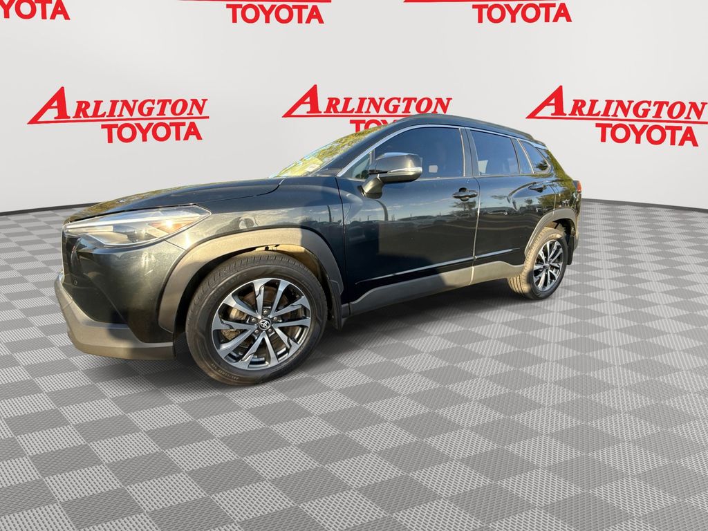 View vehicle photo 5