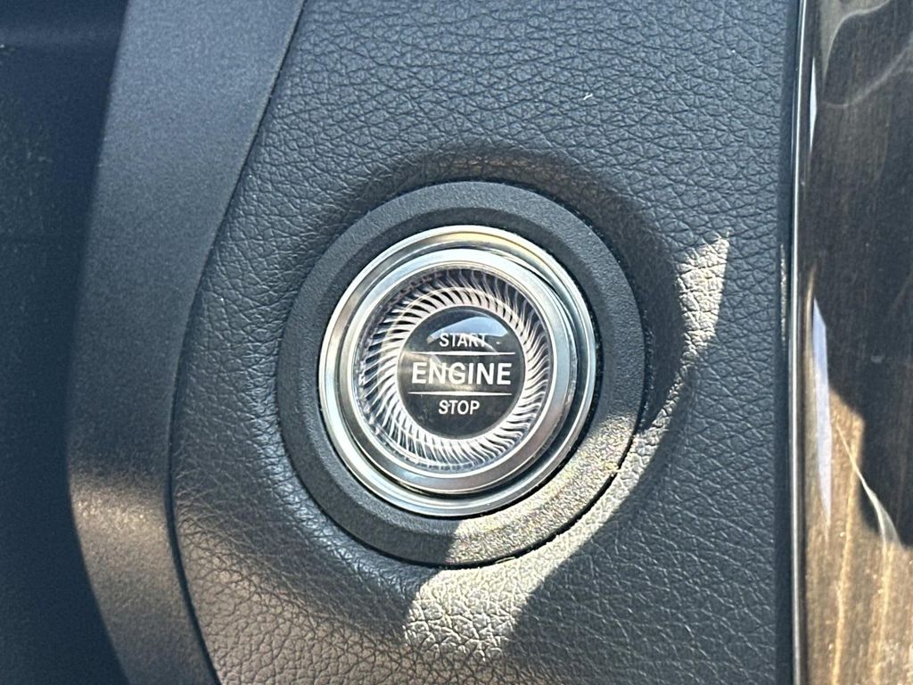 Thumbnail: 2019 Mercedes-Benz C-Class - 25