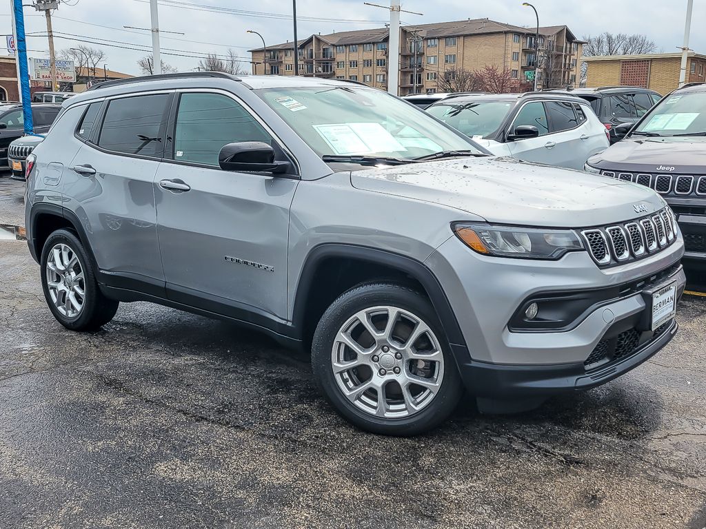 Billet Silver Metallic Clearcoat 2023 Jeep Compass Latitude Lux 4WD SUV / Crossover Four-Wheel Drive 8-Speed Automatic