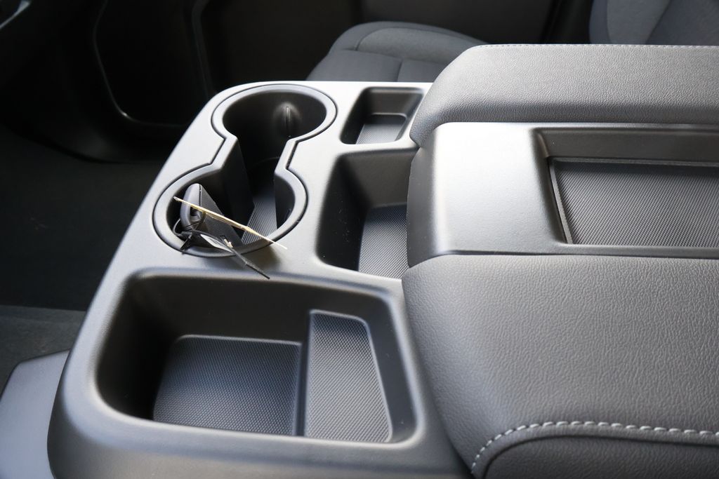 2025 Chevrolet Silverado 1500 LT 31