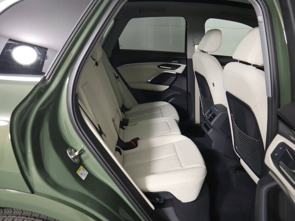 Thumbnail: 2025 Audi Q5 - 25
