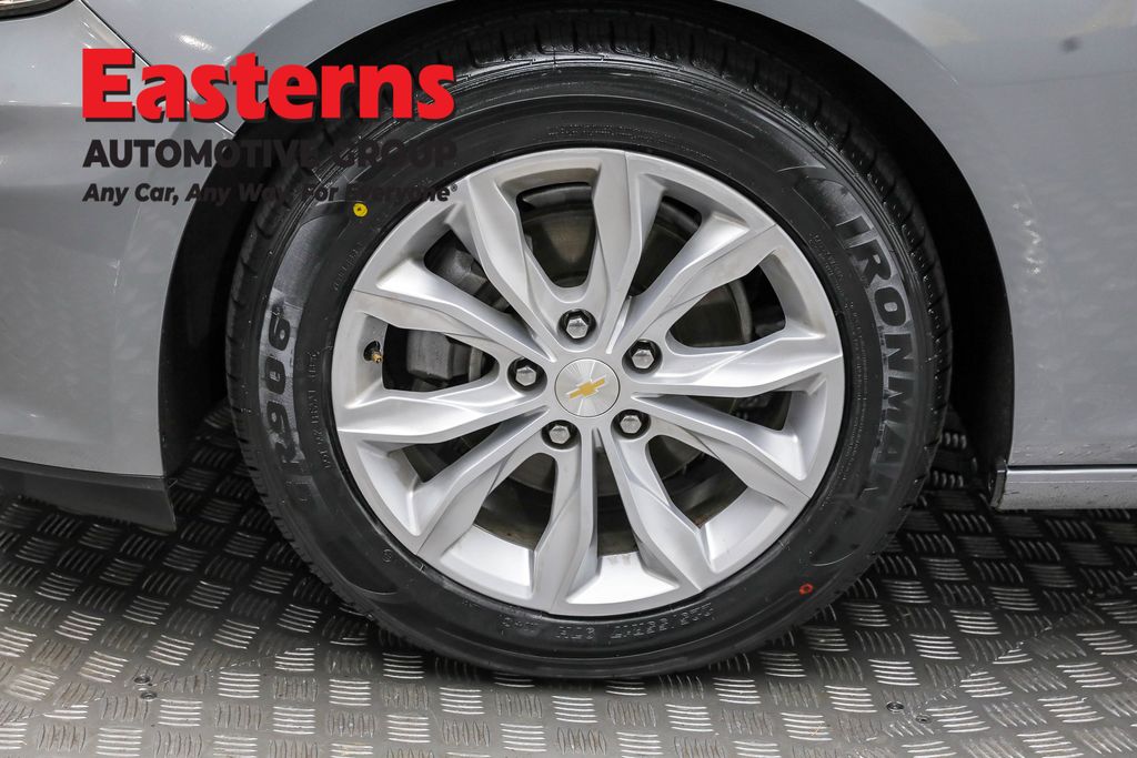 Used 2024 Gray Chevrolet LT image 31