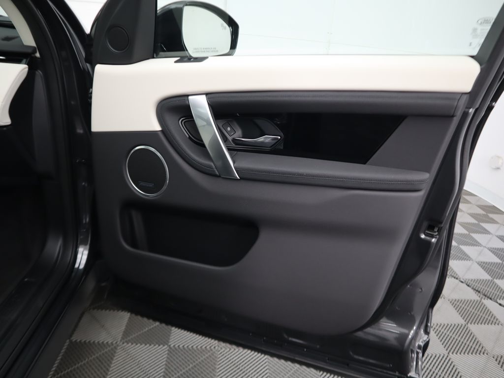 2024 Land Rover Discovery Sport S 26