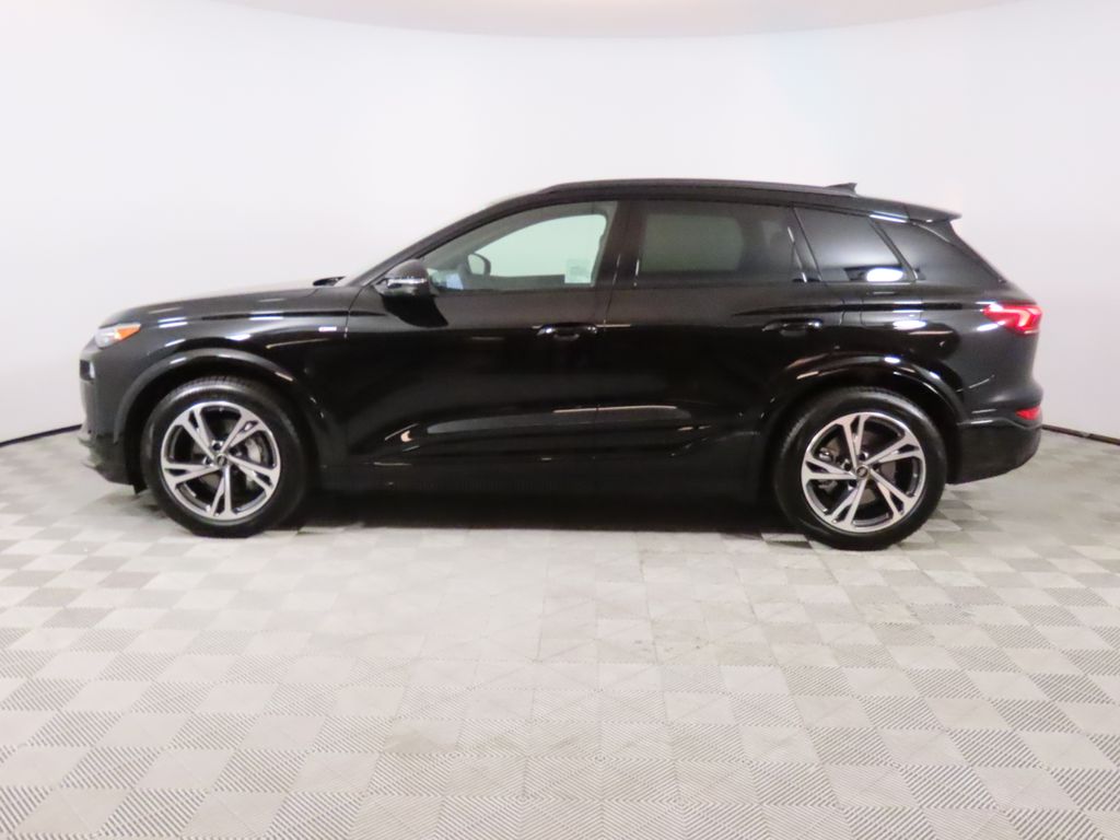 Thumbnail: 2027 Audi Q6 e-tron - 2