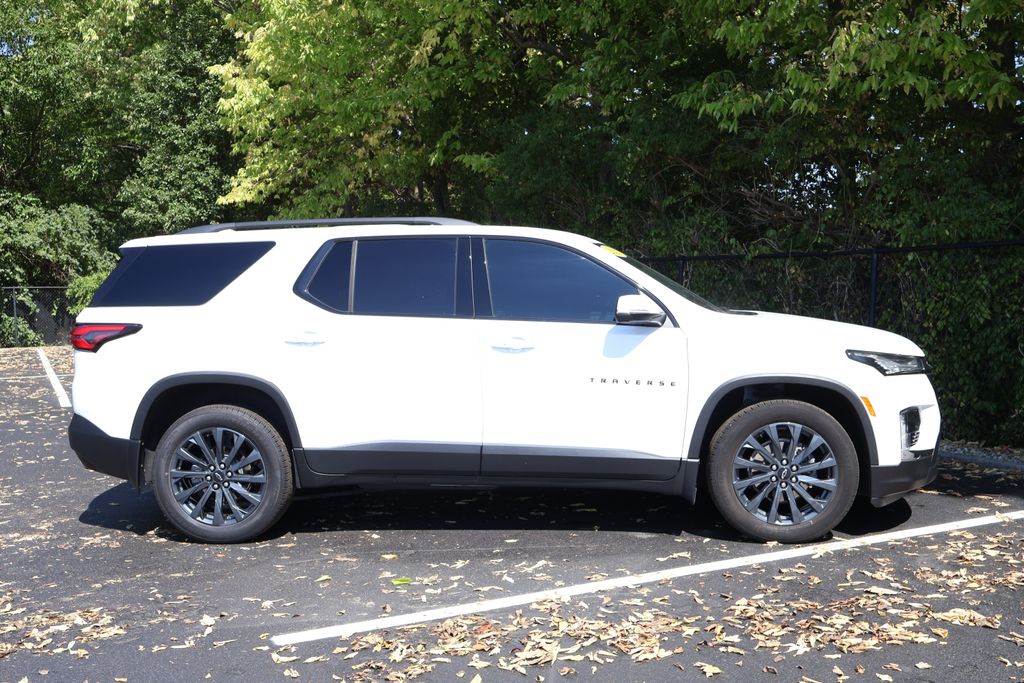 Thumbnail: 2023 Chevrolet Traverse - 11