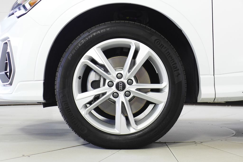 Thumbnail: 2023 Audi Q3 - 5