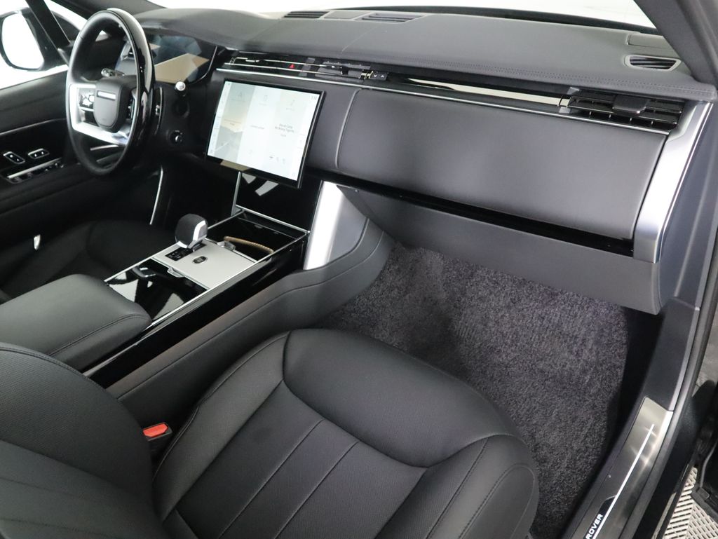 Thumbnail: 2025 Land Rover Range Rover - 18