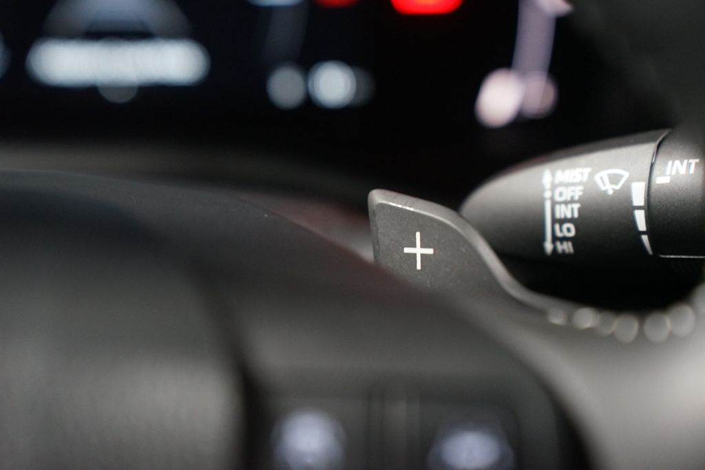 Thumbnail: 2025 Toyota Camry - 15