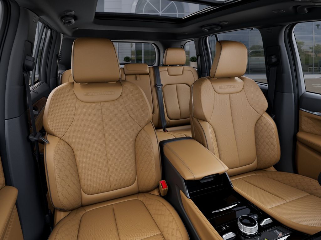 New 2025 Diamond Black Crystal Pearlcoat Jeep  image 16