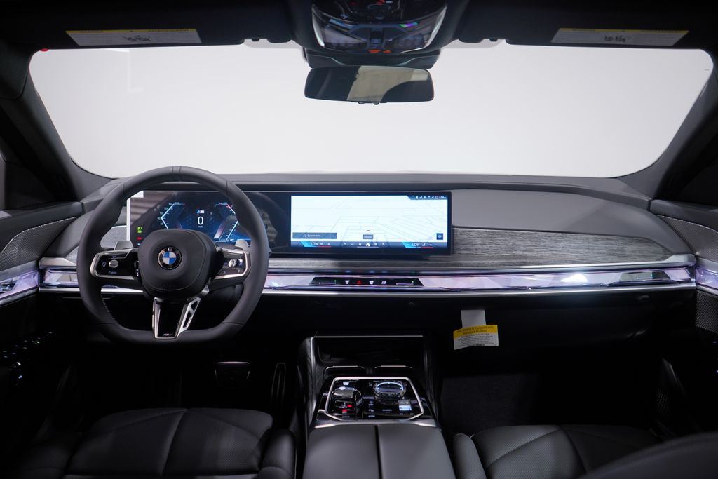 Thumbnail: 2025 BMW 7 Series - 10