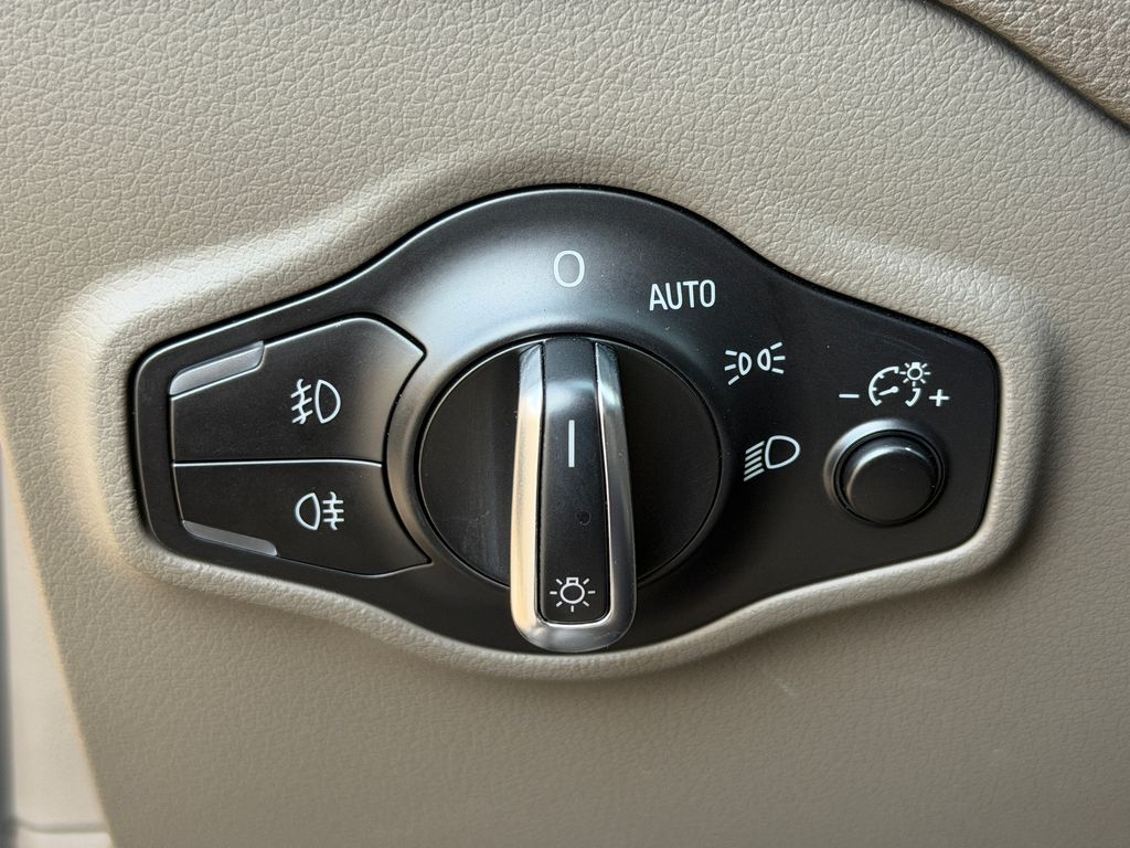 Thumbnail: 2015 Audi Q5 - 28