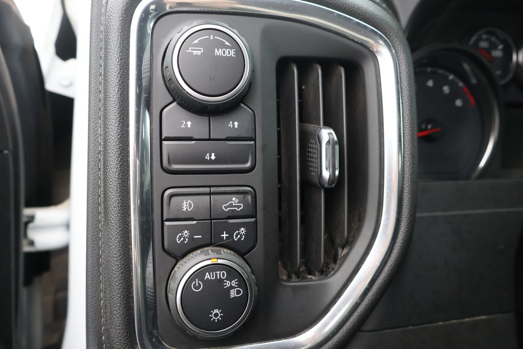 Thumbnail: 2022 Chevrolet Silverado 2500 - 17