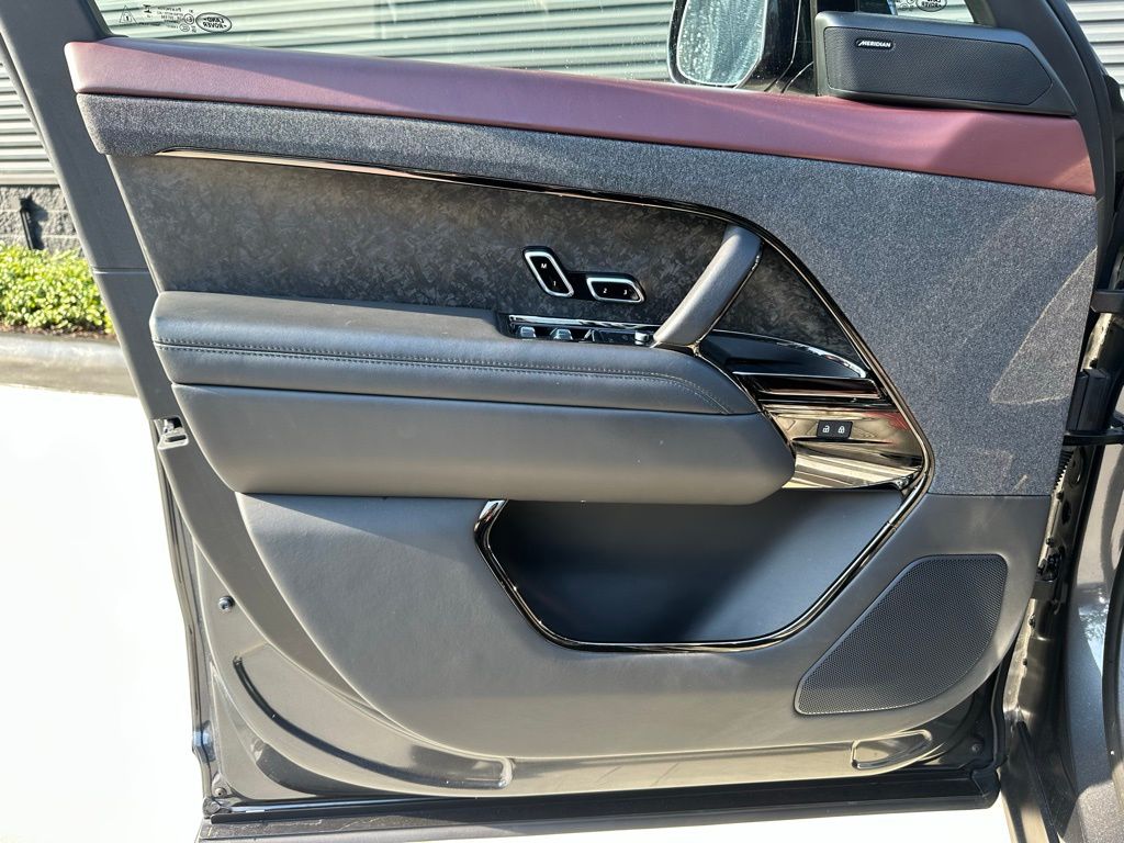 Thumbnail: 2023 Land Rover Range Rover Sport - 18