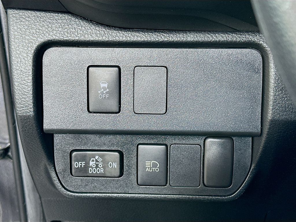 2021 Toyota Tacoma SR 10