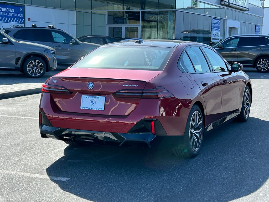 2025 BMW i5 eDrive40 5