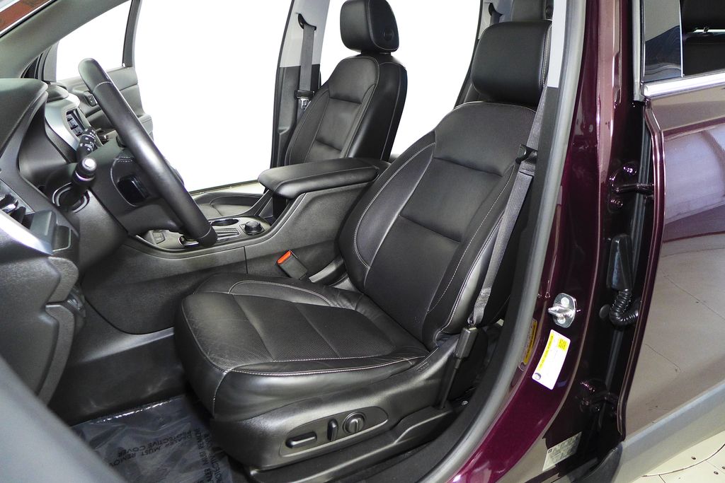 Thumbnail: 2017 GMC Acadia - 23