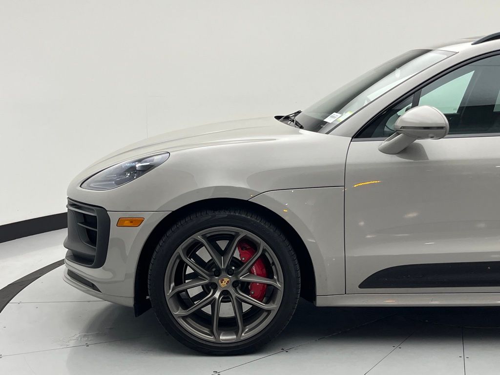 Thumbnail: 2023 Porsche Macan - 13