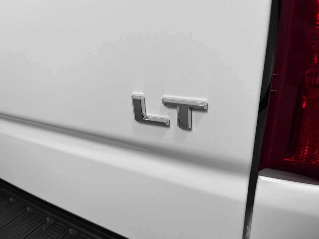 Thumbnail: 2026 Chevrolet Silverado 1500 - 21