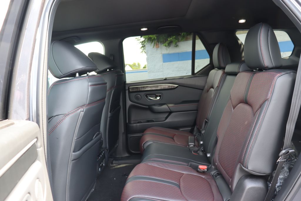 Thumbnail: 2025 Honda Pilot - 12