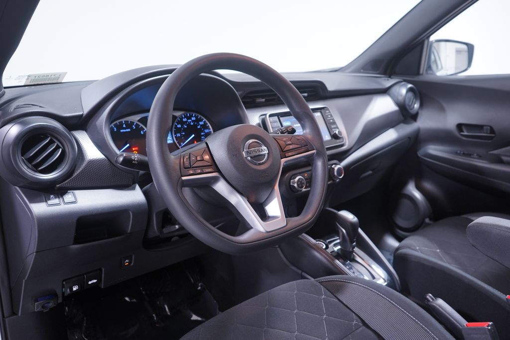 2019 Nissan Kicks S 6