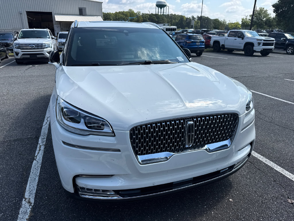 2020 White Lincoln Aviator Reserve AWD SUV