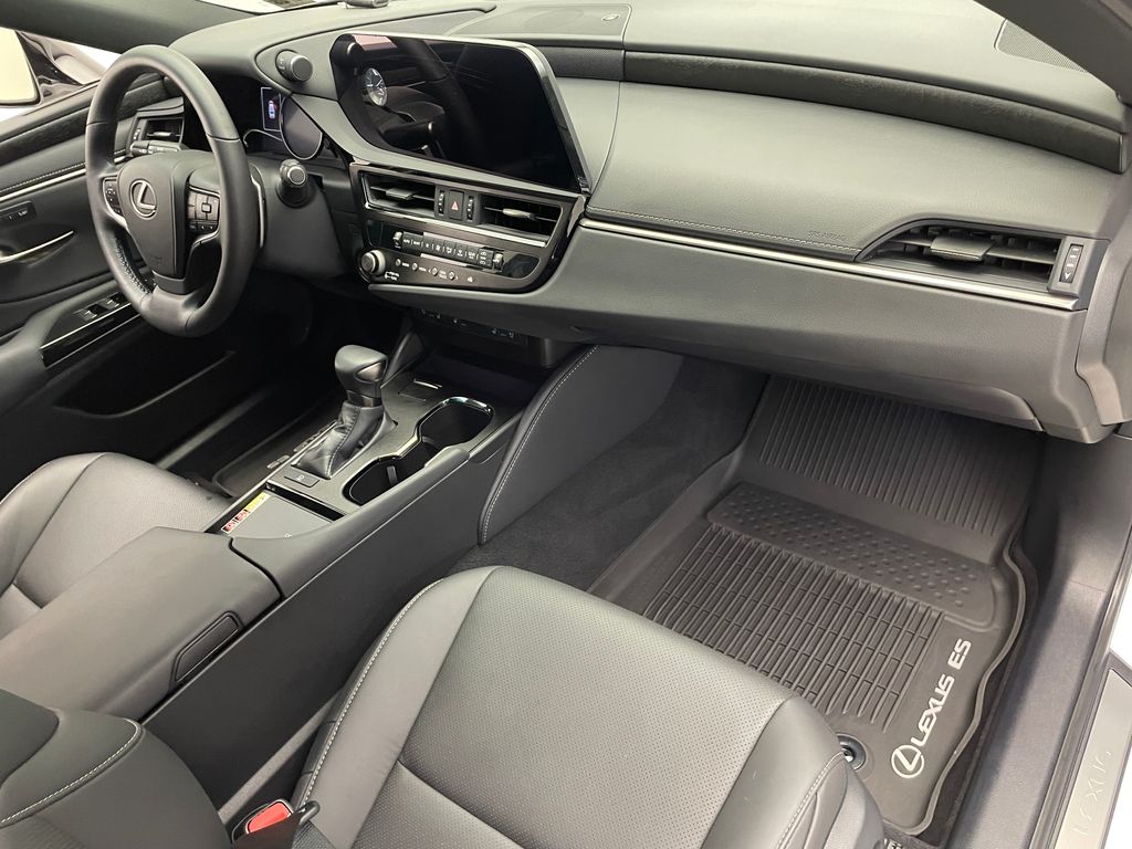 2024 Lexus ES 350 17