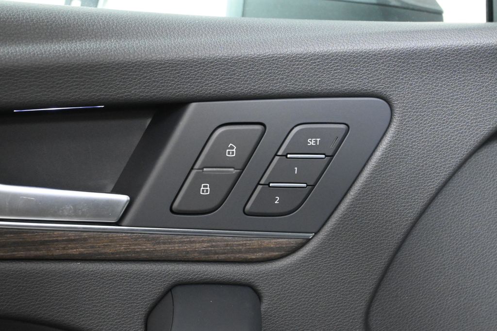 2025 Audi Q5 e Premium Plus 30