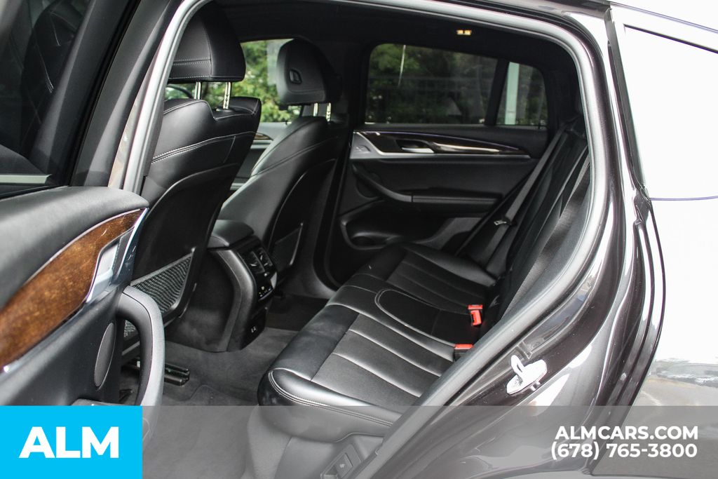 Used 2024 Gray BMW xDrive30i image 16