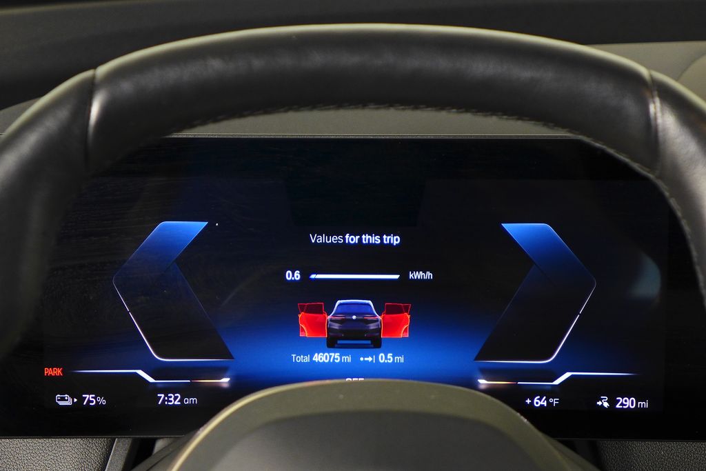 Thumbnail: 2023 BMW iX - 27