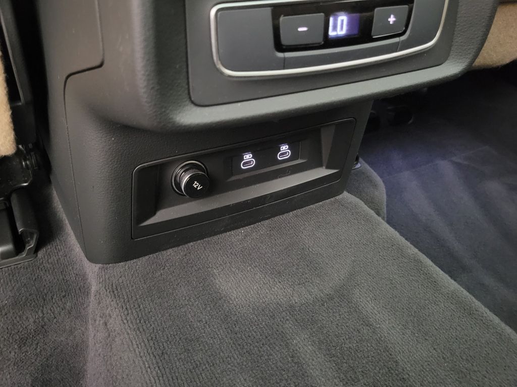 Thumbnail: 2023 Audi Q7 - 22