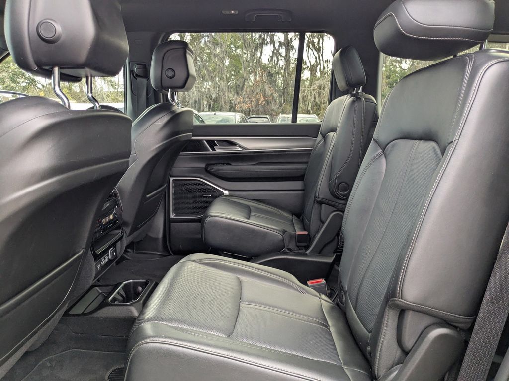 2023 Jeep Wagoneer Series II Carbide 4x4