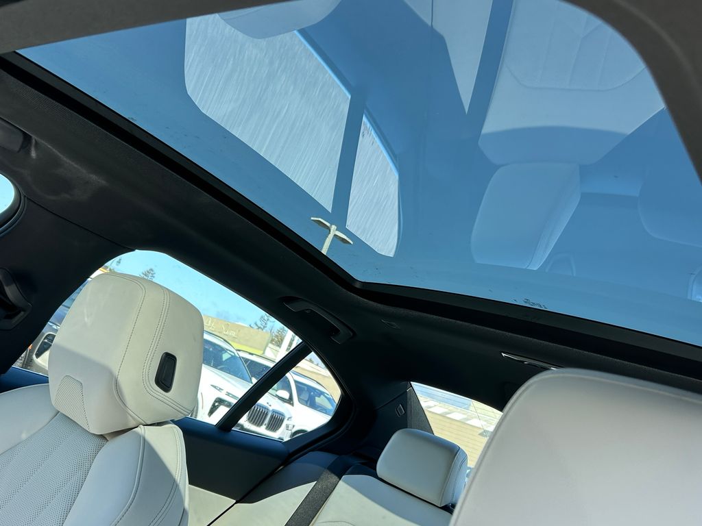 2025 BMW 5 Series 530i 16