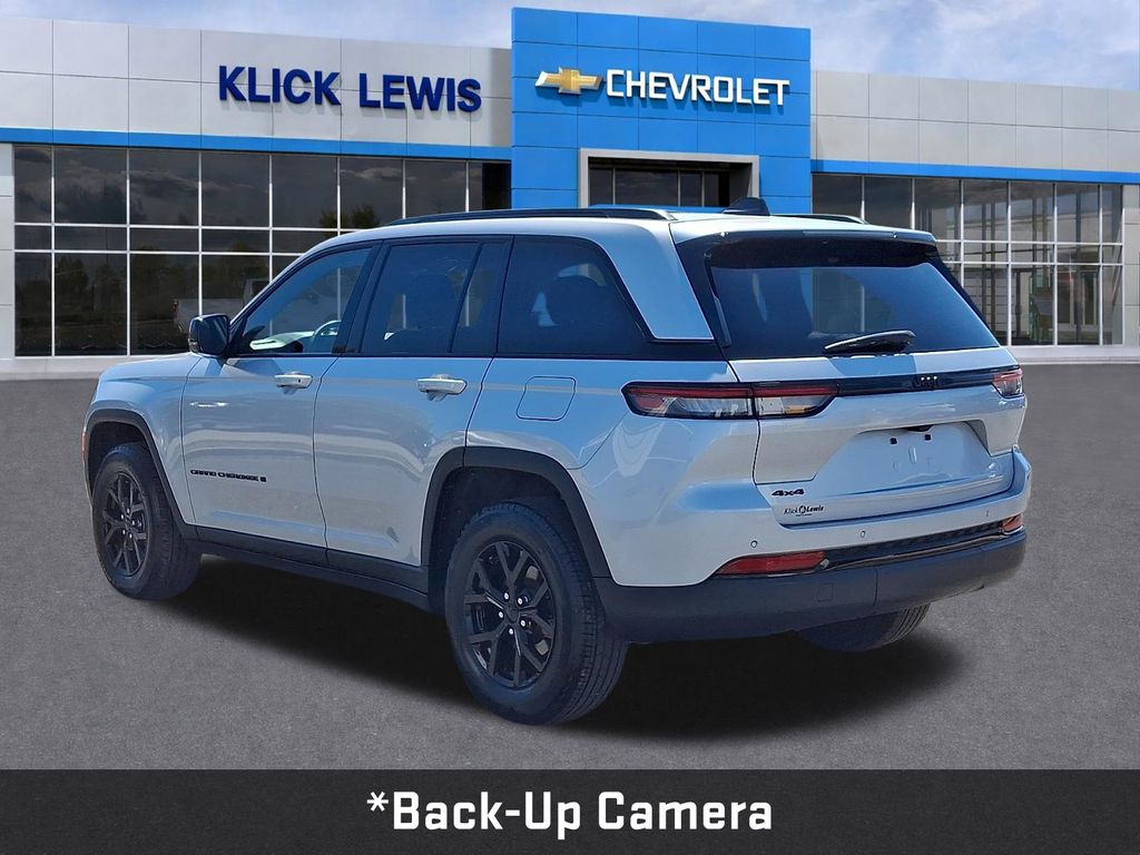 2025 Jeep Grand Cherokee Altitude Silver at South Hills CDJR