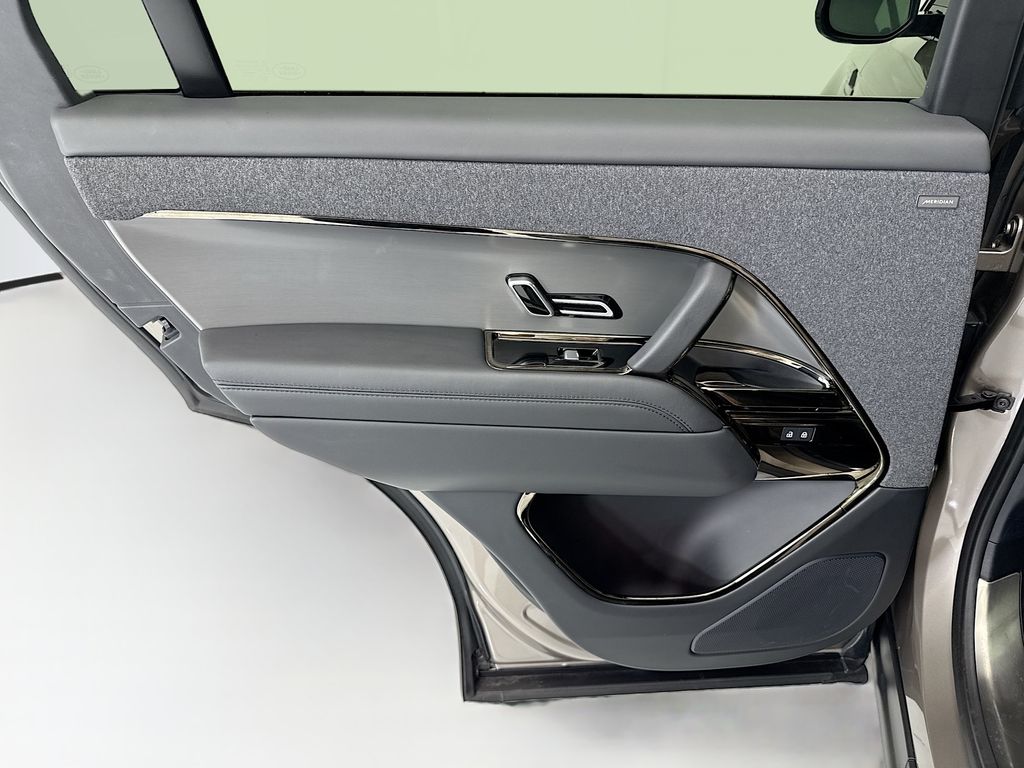 Thumbnail: 2023 Land Rover Range Rover Sport - 26