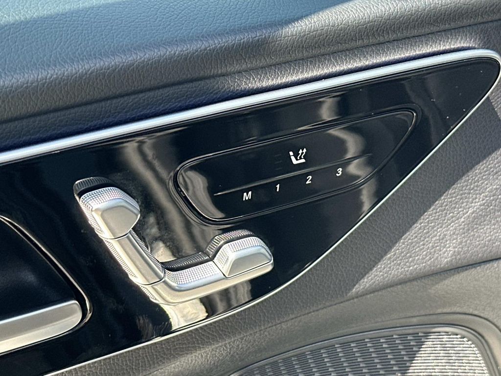 Thumbnail: 2023 Mercedes-Benz C-Class - 17