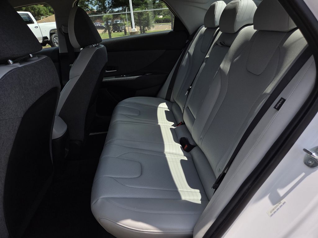 Used 2025 Hyundai Elantra Sedan