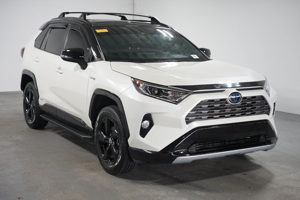 2020 Toyota RAV4 XSE 3