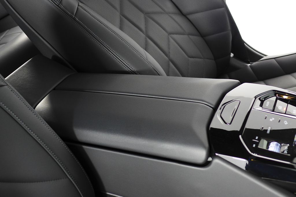 Thumbnail: 2024 BMW i5 - 16