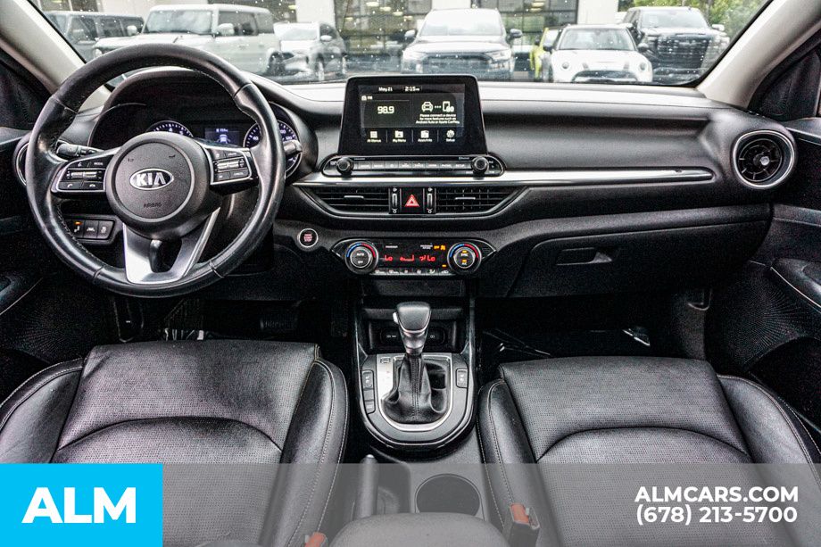 Used 2019 Black Kia EX image 25
