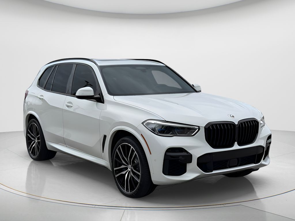 Used 2022 White BMW M50i image 3
