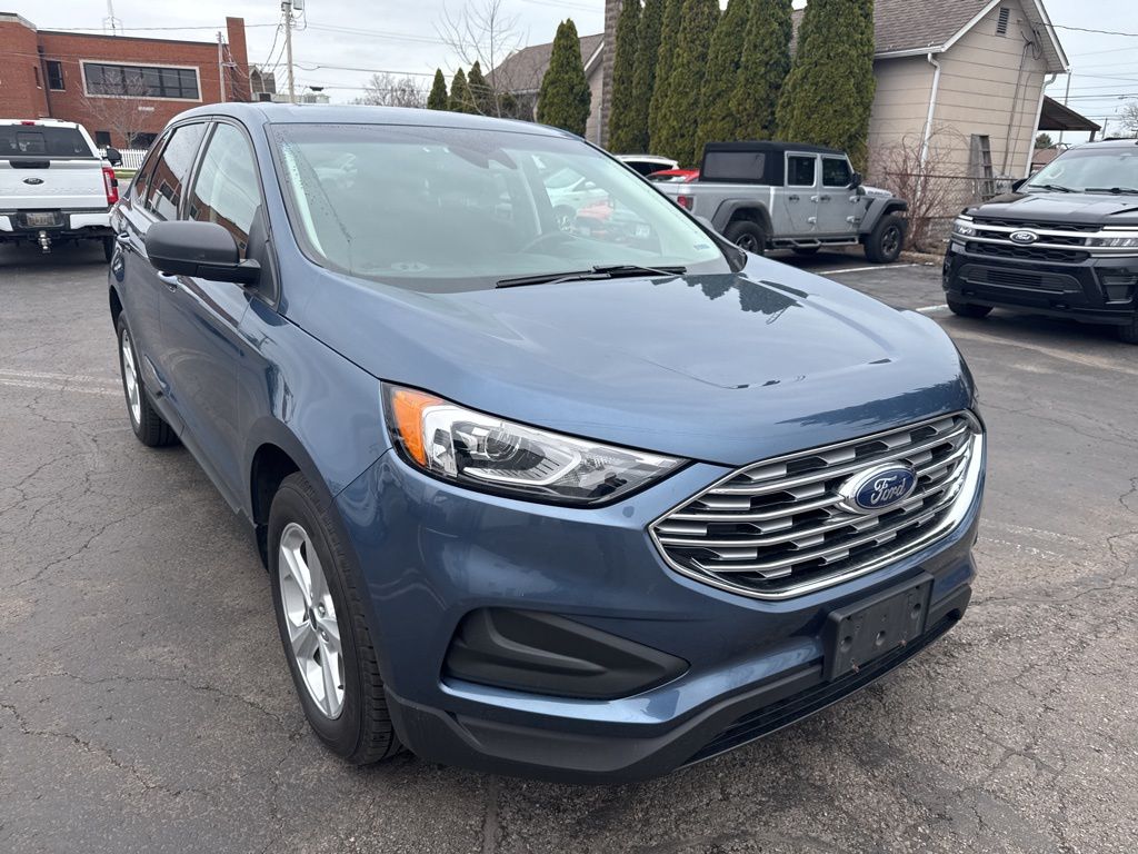 Blue 2019 Ford Edge SE FWD SUV / Crossover Front-Wheel Drive 8-Speed Automatic