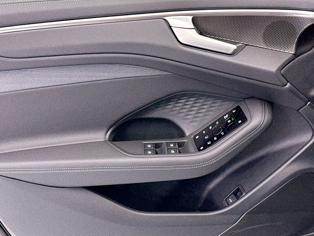 Thumbnail: 2026 Audi A6 - 22