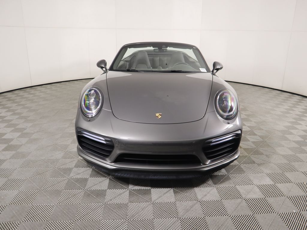 Thumbnail: 2017 Porsche 911 - 2