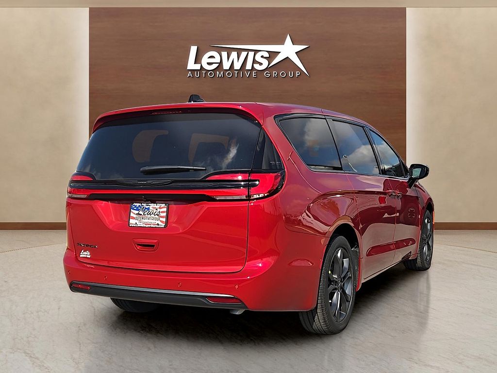 New 2026 Chrysler Pacifica For Sale in Farmington, AR