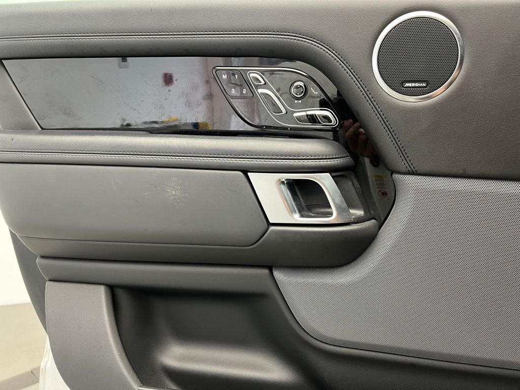 Thumbnail: 2019 Land Rover Range Rover - 22