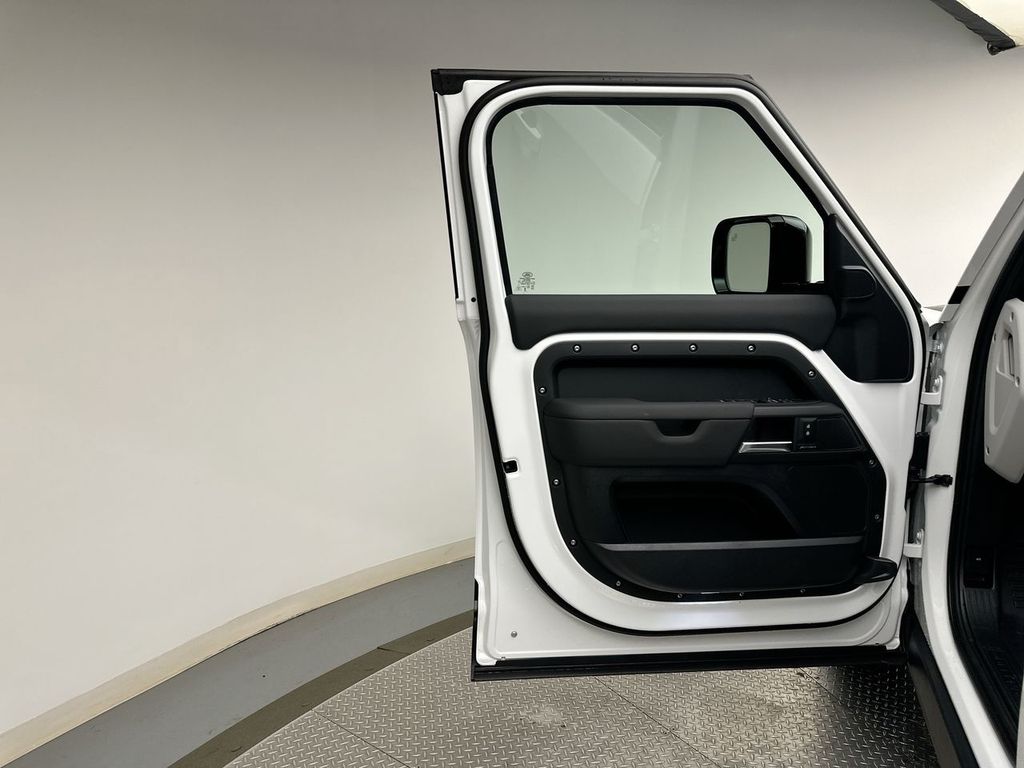 Thumbnail: 2026 Land Rover Defender - 10