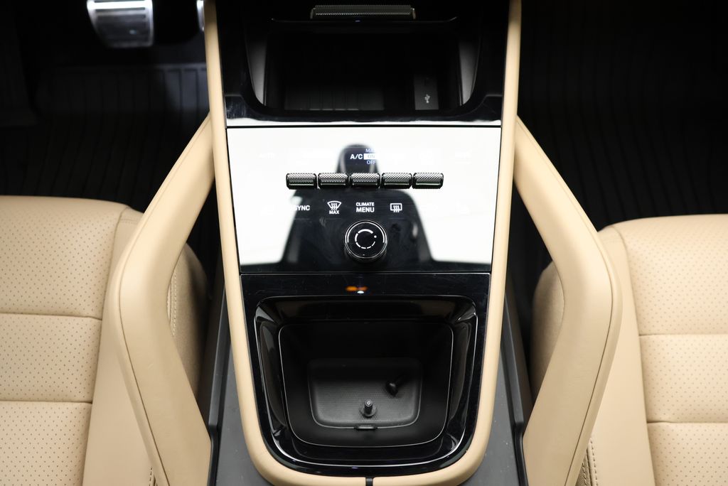 Thumbnail: 2024 Porsche Cayenne - 26