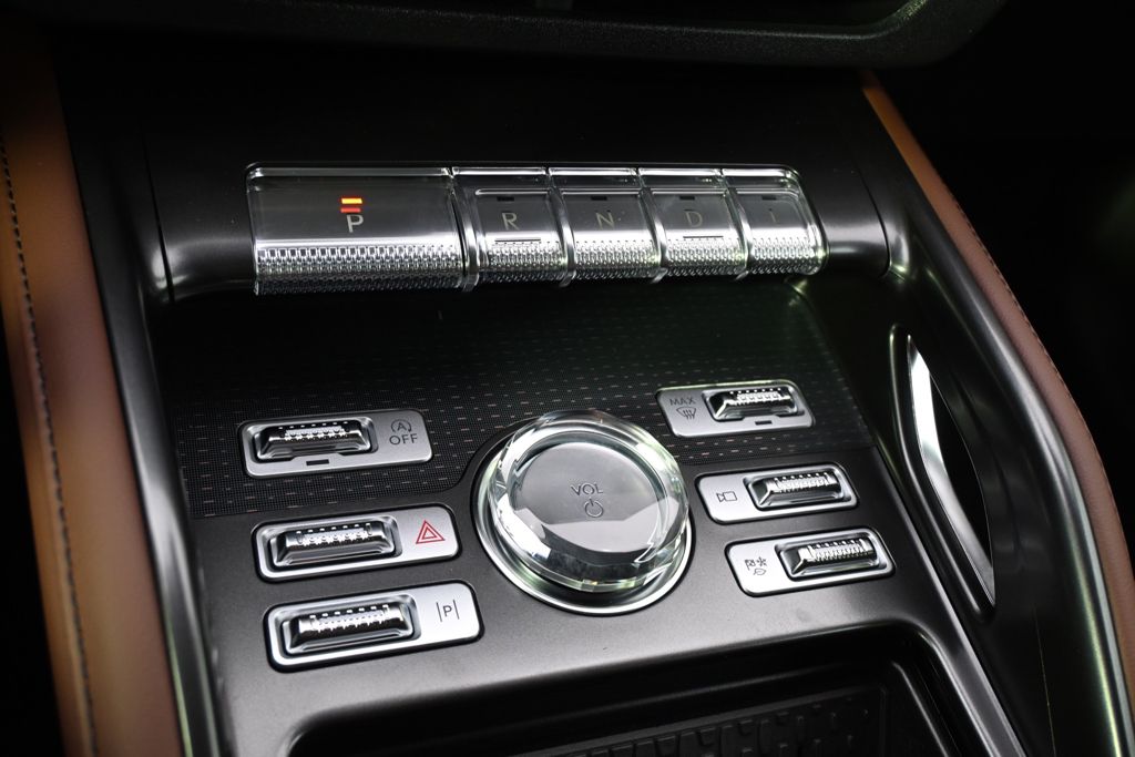 New 2026 White Lincoln Reserve image 26