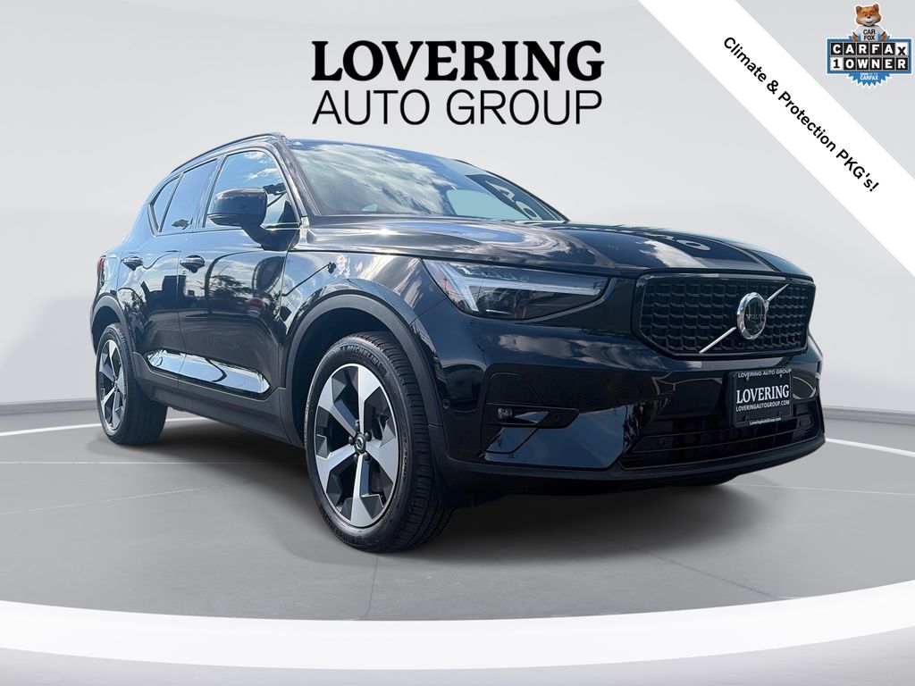 Onyx Black 2026 Volvo XC40 B5 Plus AWD SUV / Crossover All-Wheel Drive Automatic