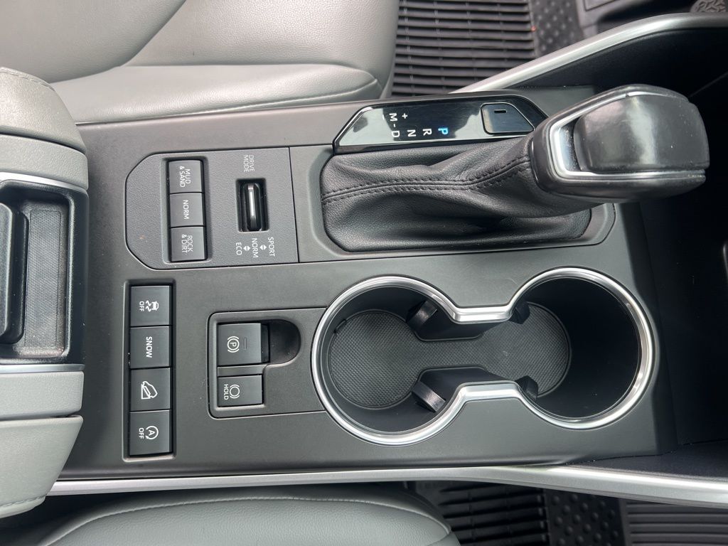 2021 Toyota Highlander XLE photo